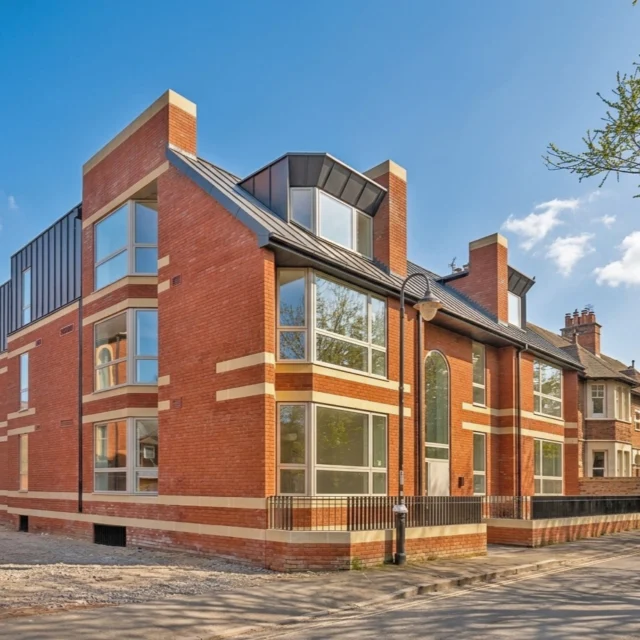 The first tenants are moving into our new block of apartments, River View, on Osney Island in Oxford this week. The building fills a prominent gap which had long been an eyesore in the primary frontage of the otherwise charming Conservation Area. It speaks the shared language of its Georgian, Victorian, and Edwardian neighbours, but in its own contemporary idiom. The terrace is now complete. It’s sustainable - and the flats have stonking views. 

@belmarknightingale @pennyandsinclair 

#riverview #osneyisland #flattorent #oxford #architectinoxford #oxfordarchitect